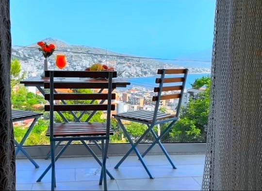 Crown Deluxe Apartments Sarandë Exterior foto