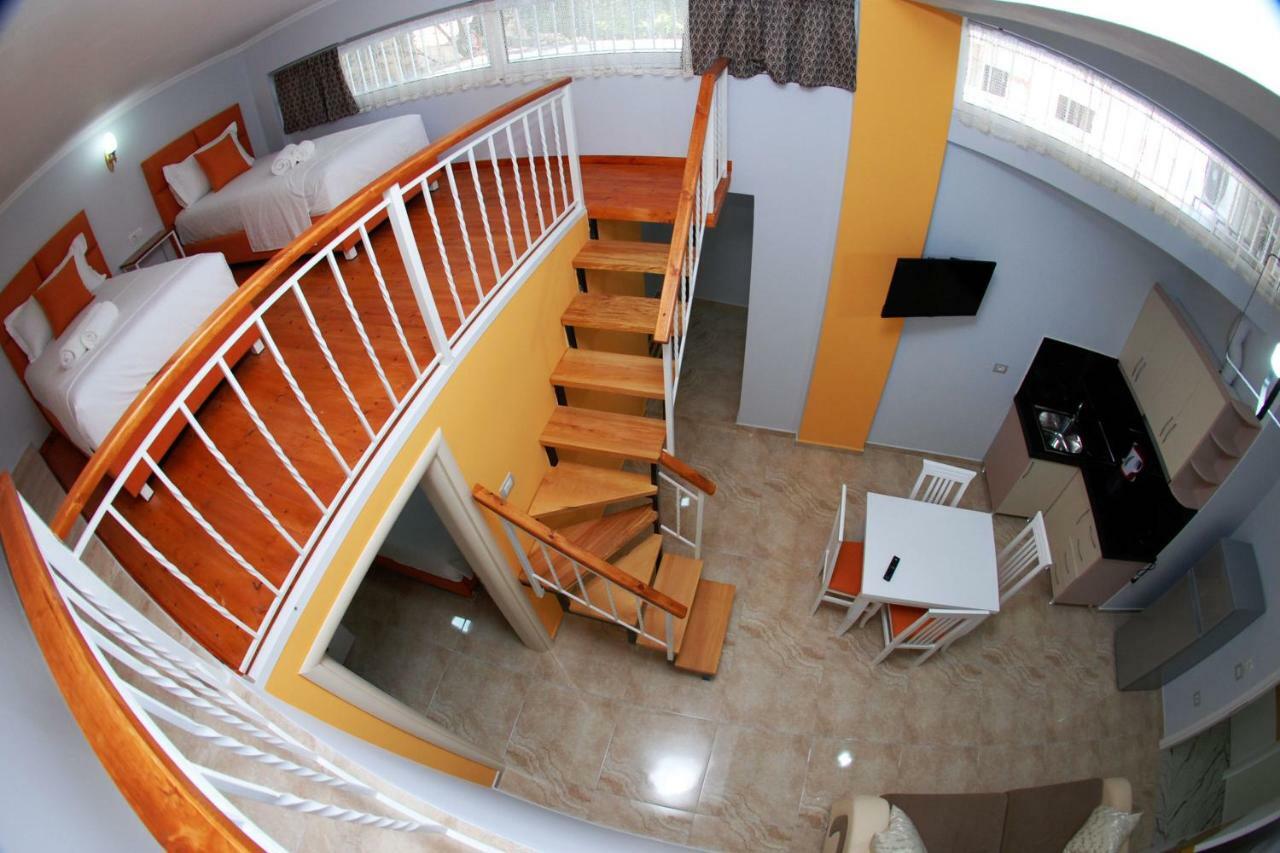 Crown Deluxe Apartments Sarandë Exterior foto