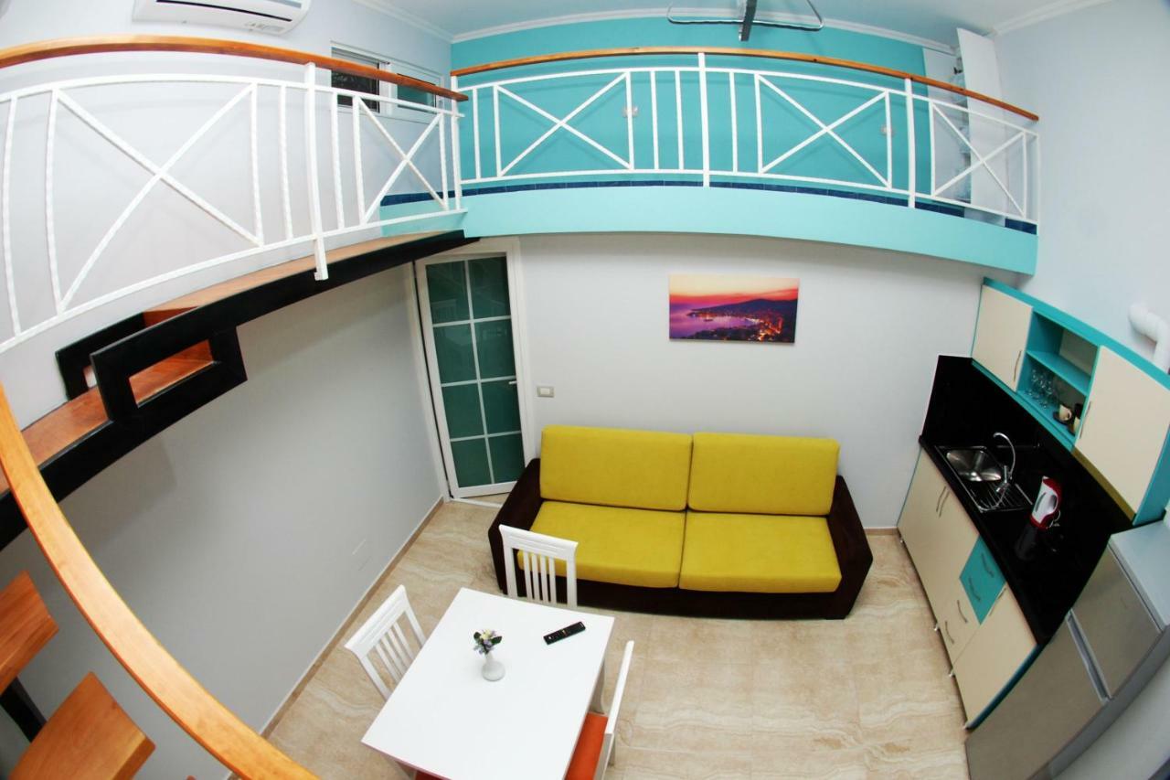Crown Deluxe Apartments Sarandë Exterior foto
