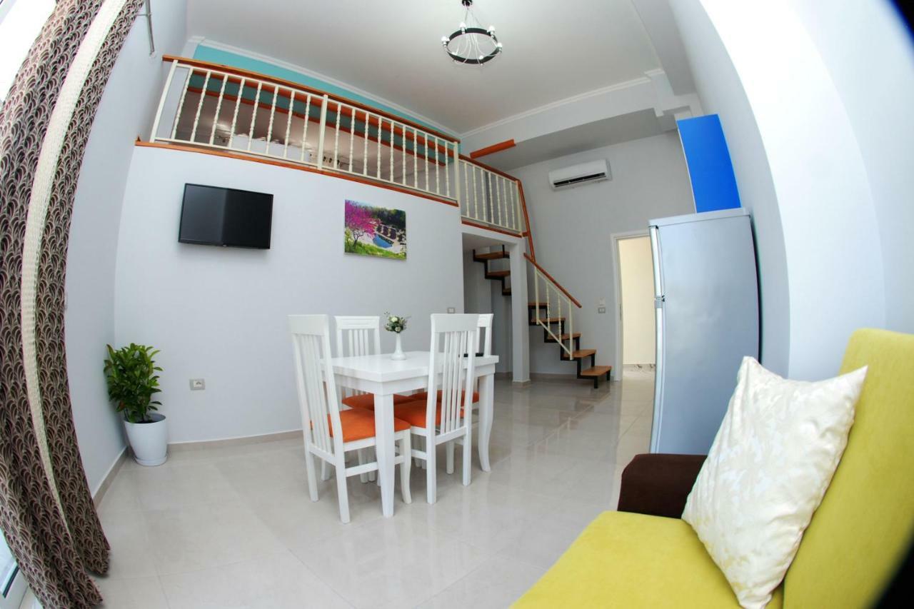Crown Deluxe Apartments Sarandë Exterior foto
